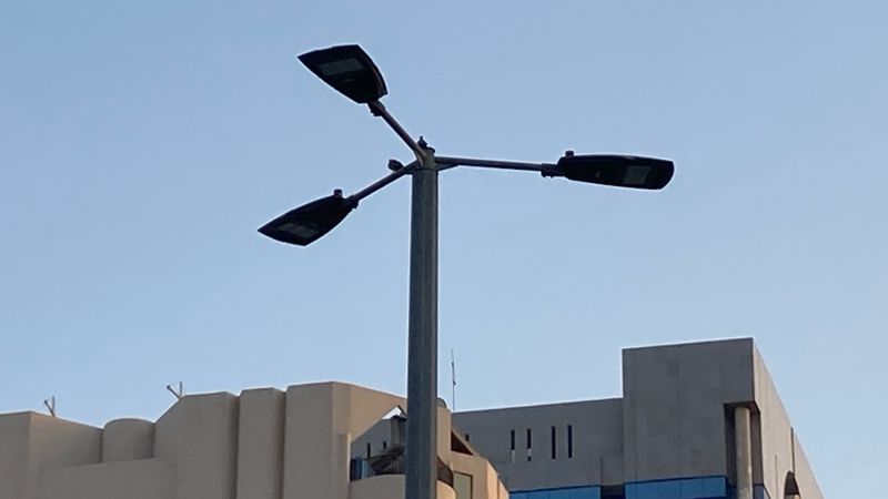 現地調査を続けると、この停留所でアブダビに到着します。